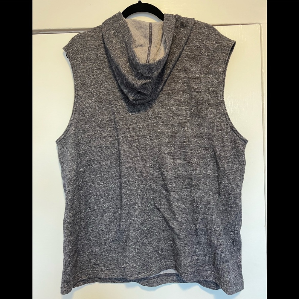 Work out sleeve cut sweater (New)